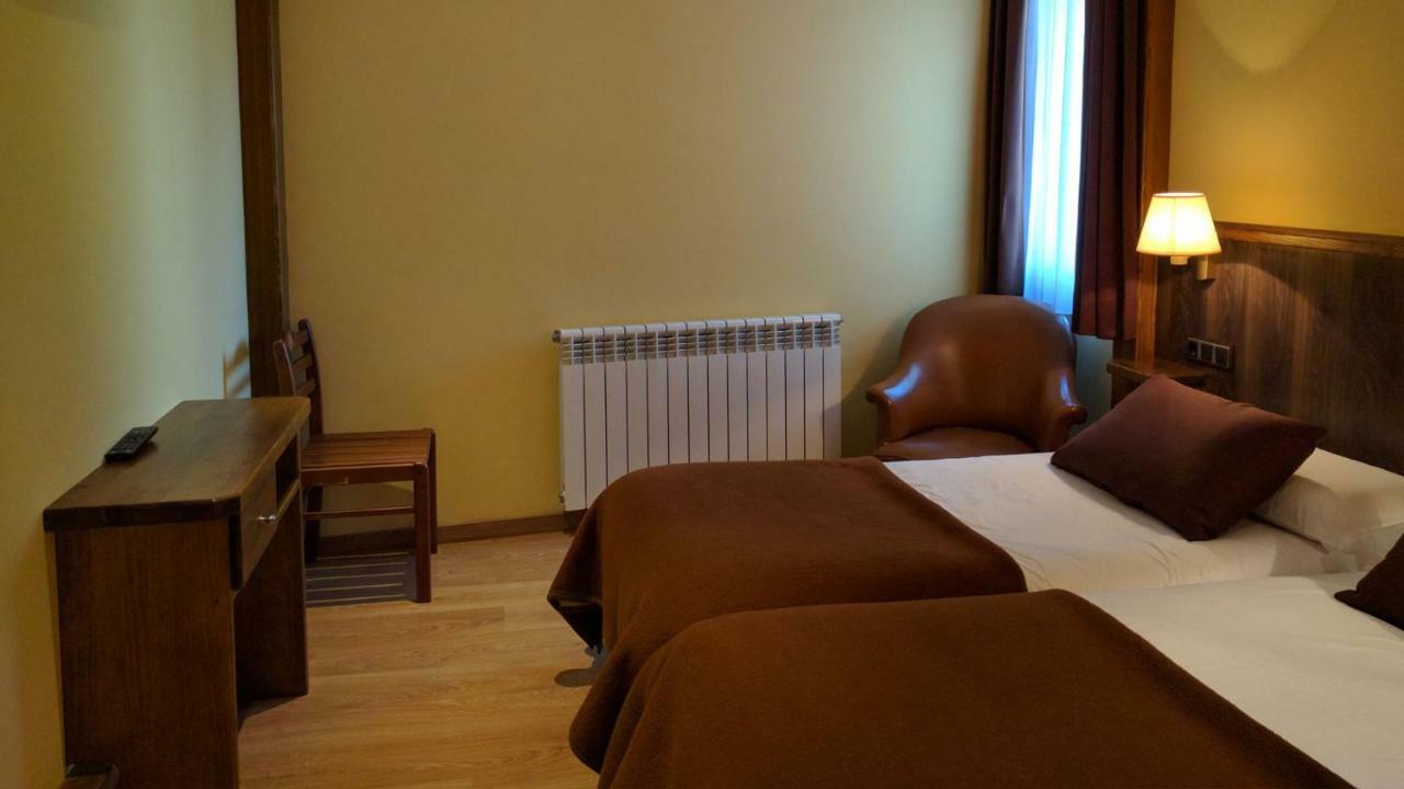 Hostal Talabart Les Exterior foto
